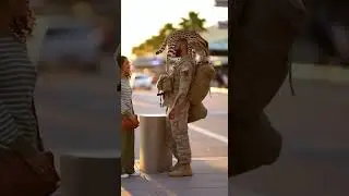 😹 🐈 Wild reunion! Huge cat hugs Soldier Dad heartwarming moment #catlover #soldierreunion #pets