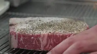 BLT STEAK / プライムグレードを925度で焼き上げるステーキ