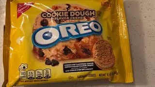 Cookie Dough Flavor Creme Oreo Review #oreo #cookies #viral #food #fyp @Oreo 