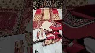 Оригинальные фабричные остатки комплекта из трех платьев J. Lawn с цифровым принтом.