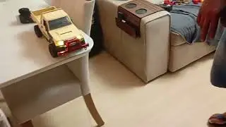 Mn82 com para-choque traseiro e dianteiro em metal e mini guincho el&eacute;trico de metal vale apena?