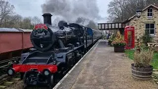 Steam Train - Nene Valley Railway Christmas train passes through Overton station (Dec 23 2025)