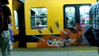 Subte graffitiado L&iacute;nea C - Buenos Aires 31 - 04 - 2013