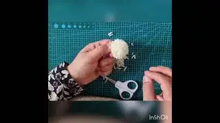 How to make small pom poms for baby booties using only fingers....