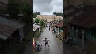 AIR BANJIR MELUAP BAK STUNAMI #banjir #bencana #viral #hiburan