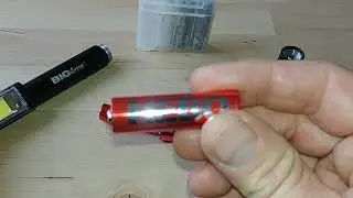 Nebo big larry cob light do eneloop pros fit?