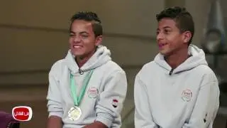 شاهد الاعلامية مني الشاذلي تنهمر من البكاء والجمهور وكل من راء الفيديو 