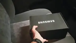 What's inside Samsung galaxy S9 plus pre-order box ( Australian retailer)