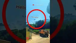 🚁🔥 Helicopter fights massive wildfire with precision water drop
