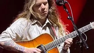 Billy Strings &ldquo;Raleigh and Spencer&rdquo; 12/6/25 Louisville Ky KFC Yum Center n2 