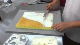 How to roll swiss roll
