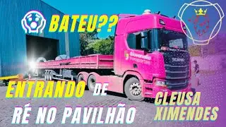 Manobrando de re dentro do pavilhão