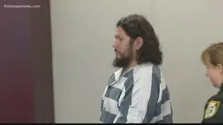 Donald Davidson, accused of sexually battering a 10-year-old girl, wants to plead guilty