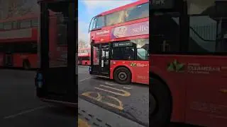 32 bus approaching Edgware bus station|kilburn park