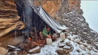 Best Life in The Nepali Mountain Village During the Snow|How People Live in Nepal With Snow Time| 🇳🇵