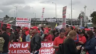 Thousands of Colombian teachers pressure Congress against education bill
