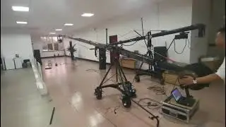 Test of manual VR tracking crane SEEDER