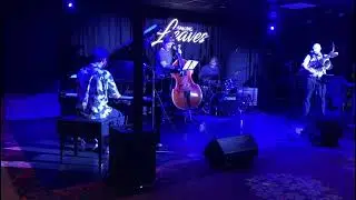 Tocando con el Gran  José Lopéz en Leaves Madrid