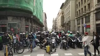 Spain adopts law to protect 'gig' delivery workers