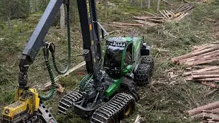 John Deere 1270H logging in Norway