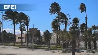 El viento huracanado sacude Espa&ntilde;a con rachas de hasta 170 km/h