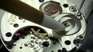 Как собирают часовой механизм Look over the watchmakers' shoulders