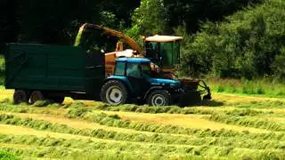 Silage '12 - Lifting with New Holland FX 58