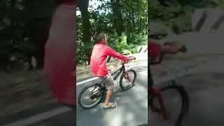 keserua keseruan ketika main derek derek kan spedah pake motor  anak bocil ,