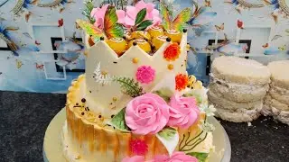 2 tier crown cake 🎂