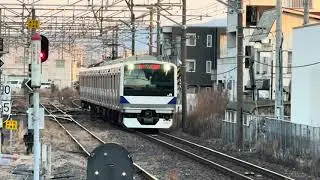 E531系3000番台K551編成が勝田駅を入線、発車するシーン
