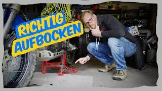 Motorrad auf Hauptständer aufbocken #Shorts