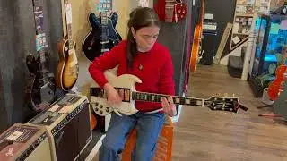 Twice The Harmony Visited Music Bros. Ltd &ndash; Tried New Gear & I Bought a Cry Baby Wah!