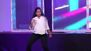 Pallavi and Sruthi Foot loose 