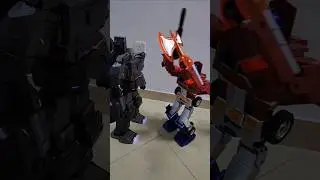 Adult Collectors Robosen Megatron VS Optimus Prime #transformers #robosen #megatron  #shorts