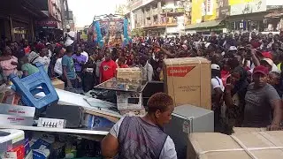 DRAMA IN NAIROBI CBD AS A BUSINESS LADY SHOP THINGS WHERE THROW OUT BY THE MANAGEMENT OF ITS SHOP