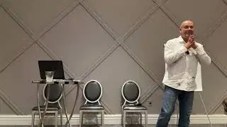 How stage hypnosis strenghten hypnotherapy - Hypnothoughts 2025, Artur Makieła