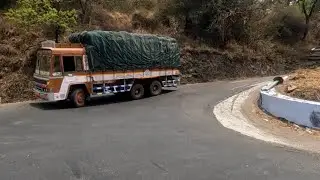 Load Lorrys Turning Dhimbam Hairpin Bend Risk Driving Hills Road
