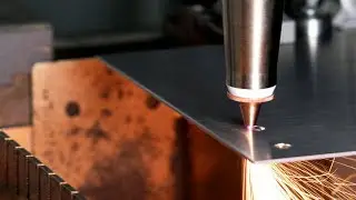 Laser cutting with Laser cutting cells (LCC) for highly dynamic 2D and 2&frac12;D machining