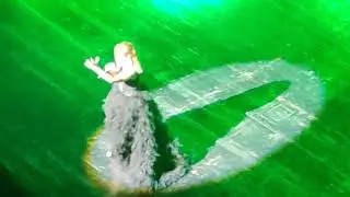 Pastora Soler  y que pequeña que soy yo / a ti / solo tu / ojos verdes / se nos rompio el amor
