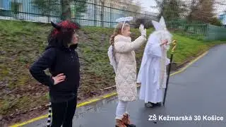 Pred oknom, za oknom... prišiel Mikuláš!