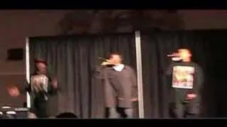 Street Runnaz Click performs 