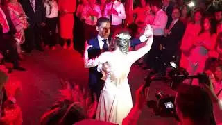 QUE BONITO BAILE DE NOVIOS (BACHATA Y VALS))ESPECTACULAR