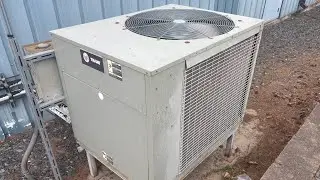 2005 Trane Odyssey 10 ton commercial RTU air conditioner running on a hot Summer evening!