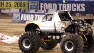 Stone Crusher Awesome Sky Wheelie Pontiac 2006