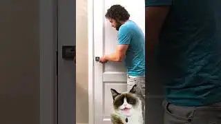GET THIS IF YOU LIKE YOUR PRIVACY 👀👀 | Smart Door Knob to Avoid Awkward Encounters at Home #shorts
