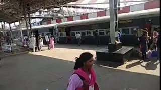 Bhopal Station NEW train Announcement : 12108 Lucknow - Lokmanya Tilak Terminus Express