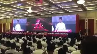 Azmin Ali Kena Perli KJ di Perhimpunan Agung UMNO 2017