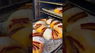 Colorful sweet bread topped with fruit candy #panader&iacute;a