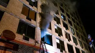 **1st DUE ARRIVAL 10-77** Heavy Smoke From All-Hands 2nd Floor Fire [ Manhattan Box 1233 ] RAW Video