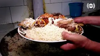 Molong Palaw for breakfast in Shahr Naw, Kabul / ملنگ پلو در چای صبح، ساحه شهر نو ، کابل